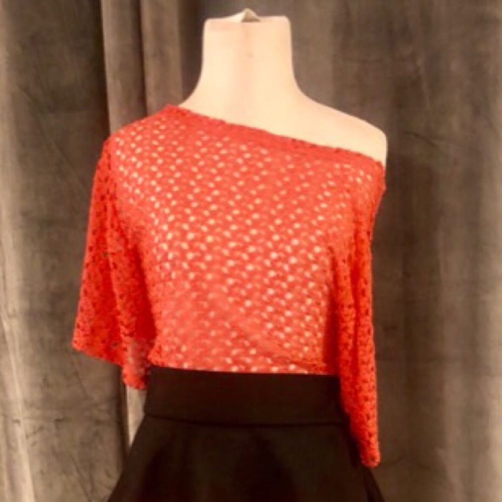 Crop top.